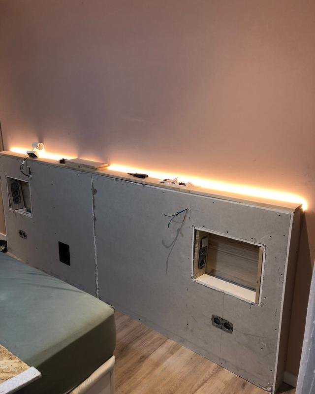 Placa y luz, obra real